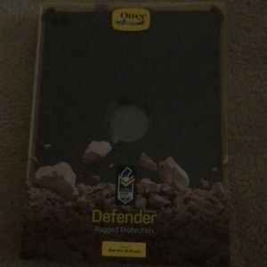 Outter Box Defender case/ Brand New